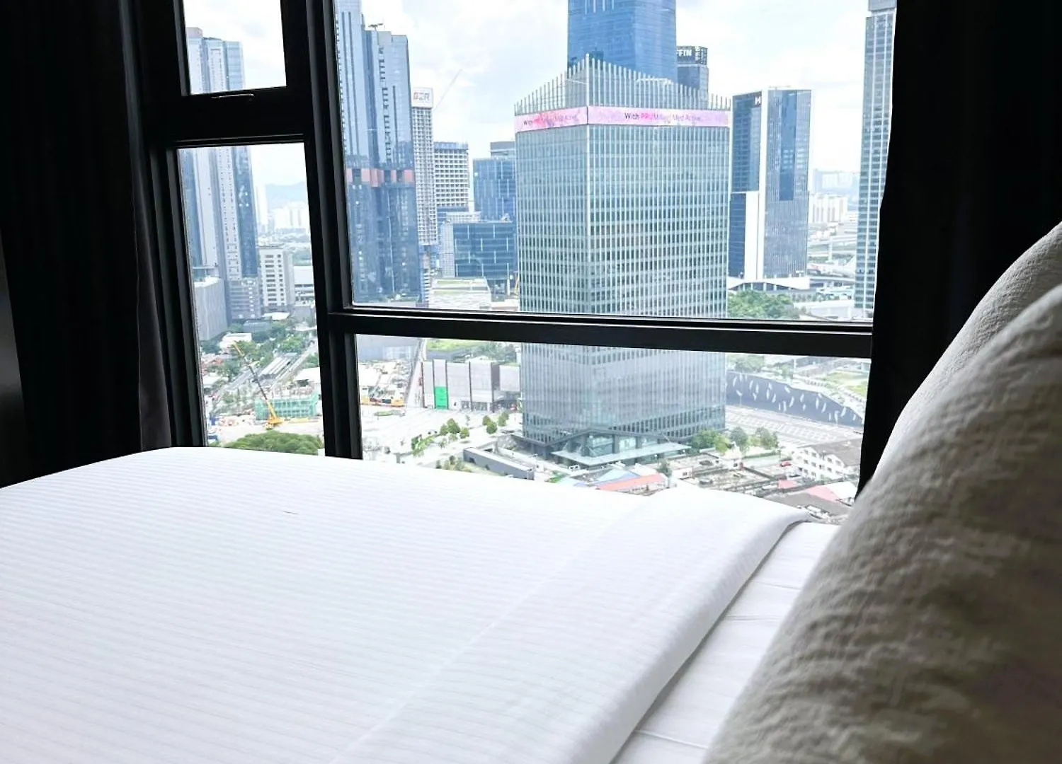 The Axon Suites By Rainbow Touch كوالالمبور شقة